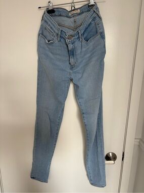 Levi's Women's Light Wash Skinny Jeans